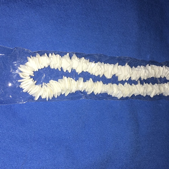 Pula shell necklace - Picture 3 of 4